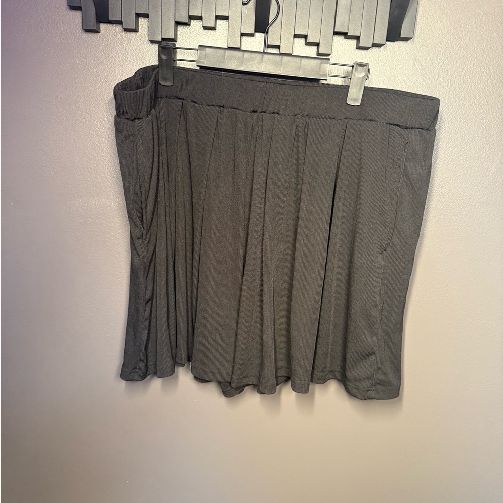 Cider Black Elegant Shorts with Pleats size 3x